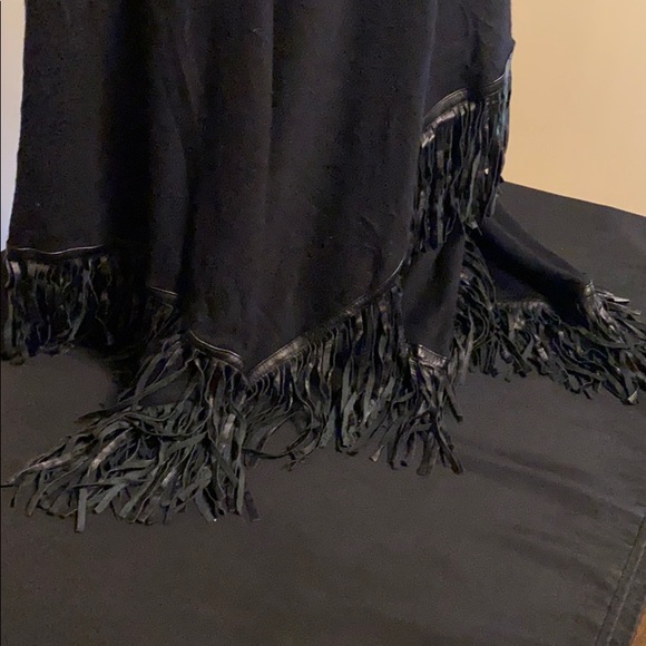 Black Cashmere Blend Shawl with Leather fringes - Picture 3 of 5